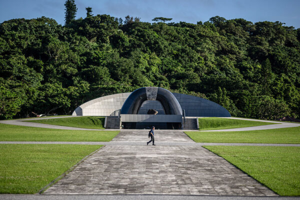 沖縄県知事選　保守系42歳の古謝玄太氏擁立　行政手腕と刷新感で県政奪還狙う