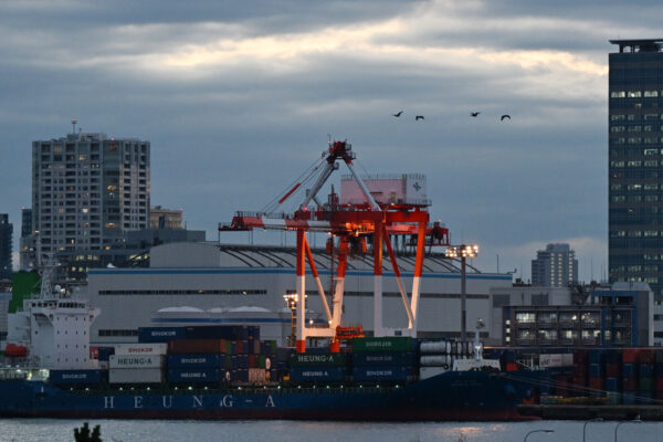 円安で輸出5.1%増　4か月連続拡大も対米減・貿易黒字縮小【2025年12月】