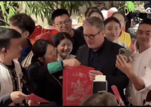 英国スターマー首相 訪中　北京初食は雲南料理