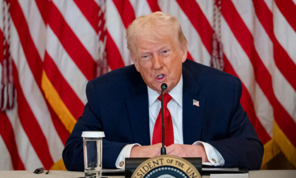 トランプ氏　フランスが「平和委員会」参加拒否ならワインに200％関税を警告