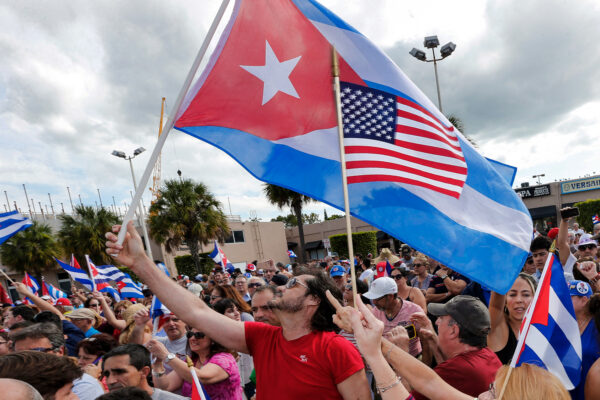 キューバ政府　受刑者2010人釈放　米圧力受けたとの見方を否定