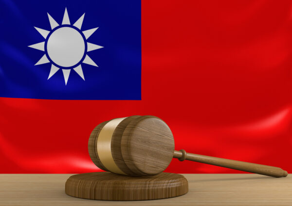 台湾で「台湾は中国の不可分の一部だ」と投稿した中国人配偶者の居留許可が取消 　