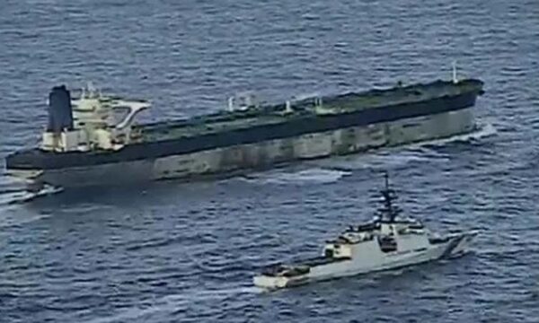 米報告書　中共が「影の船団」を通じて制裁対象原油を購入