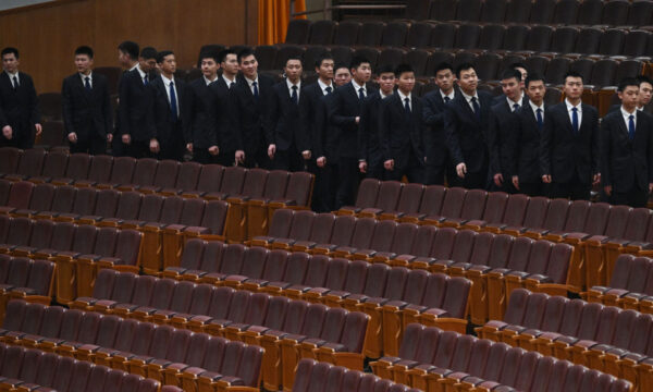 全人代代表や政協委員に不安広がる　トラブル回避で仮病を装い両会欠席か