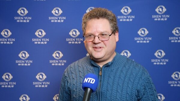 大盛況の神韻英国ハイウィコム公演　観客たちは神韻の中国公演が実現できないことを嘆く