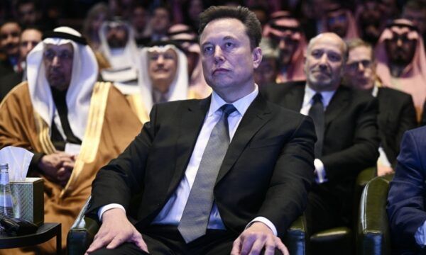 イーロン・マスク　「私ほどエプスタイン文書の公開のために尽力した者はいない」