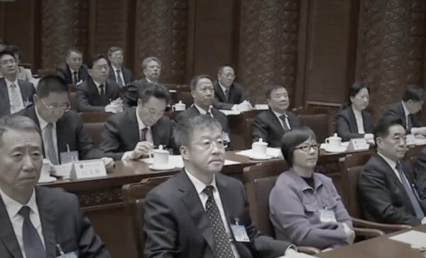 軍内の内紛が激化　5人の上将が全人代代表資格を剥奪