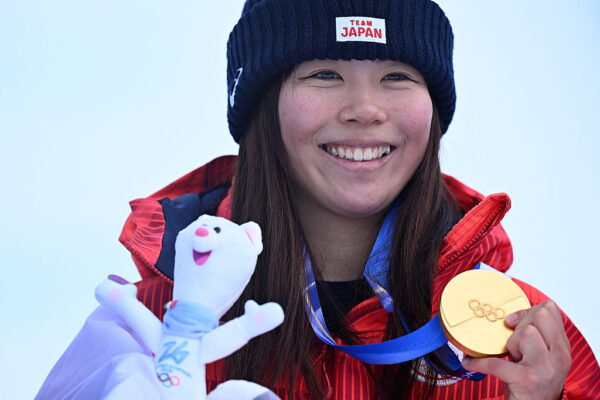 深田茉莉が五輪スノーボード女子スロープスタイルで金メダル