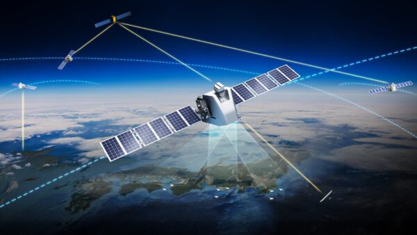 防衛省　NTTデータと「戦術AI衛星」実証機開発で契約　宇宙空間での即時データ処理能力強化へ