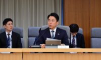 小泉防衛相　人的基盤と防衛生産・技術基盤の抜本的強化へ