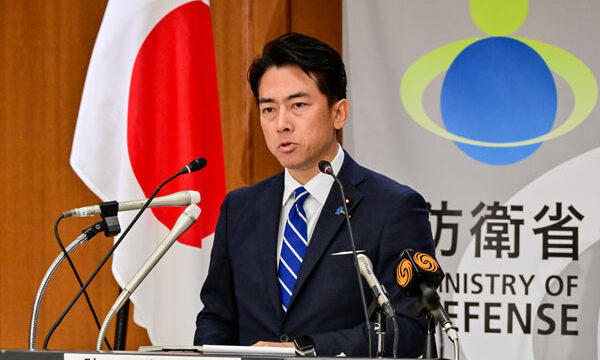 普天間返還「認識の齟齬はない」小泉防衛相　滑走路条件の報道を否定