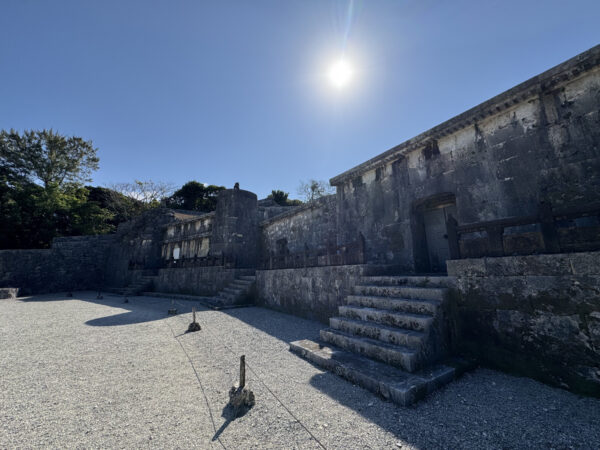 沖縄衆院選で自民全勝「大転換」　沈むオール沖縄