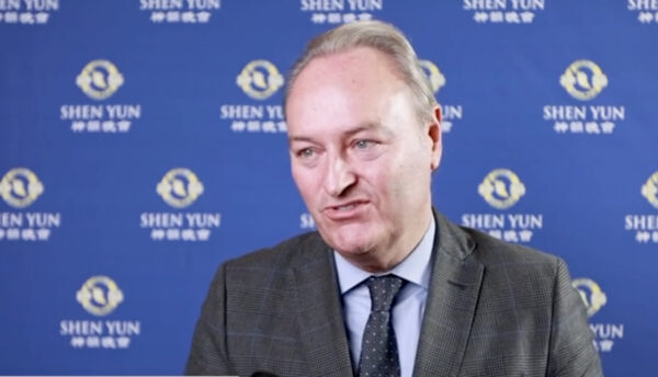 スペイン国会議員　神韻は千年の文化を展示し　すべての人を感動させた