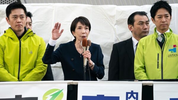 有権者との握手が熱烈すぎ　高市早苗氏の持病悪化でNHK番組キャンセル