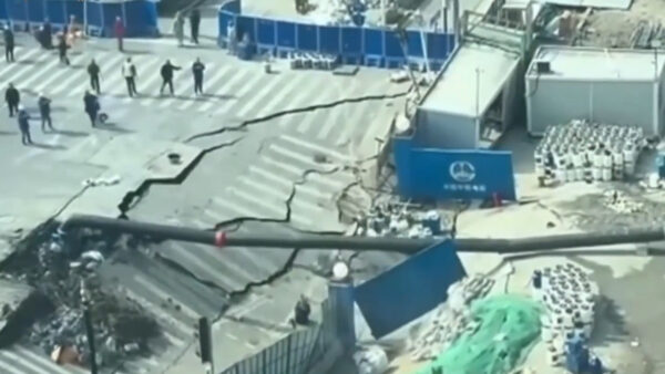 上海で再びおから工事か　地下鉄工事現場に大規模陥没