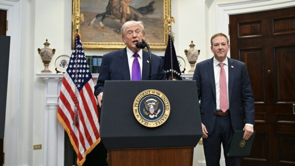 トランプ氏　イラン核合意を迫る　交渉決裂の場合は代替案も