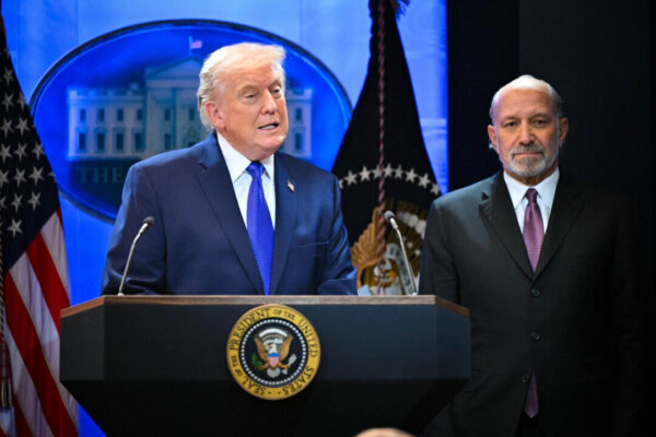 トランプ氏　最高裁判決を受け新たに10%の全世界関税を課す方針