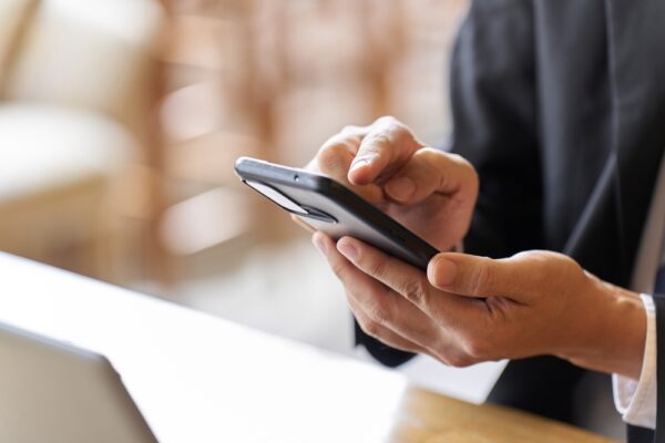 中共の制裁リスト入り　日本企業の「一文字」投稿が話題