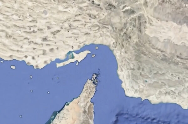 トランプ氏が中国にホルムズ海峡護衛の軍艦派遣を求めた理由