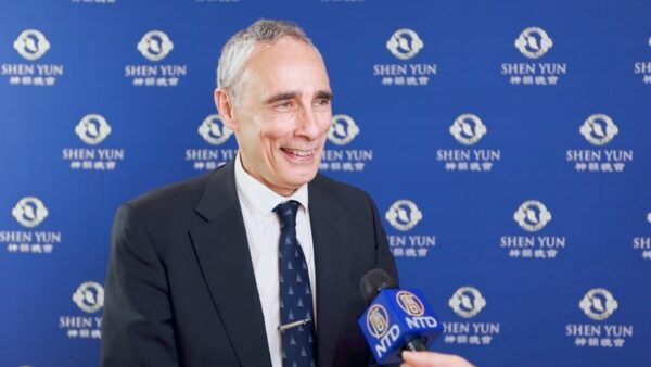 スペインビルバオの夫婦　神韻を絶賛　共産主義以前の中国に驚嘆