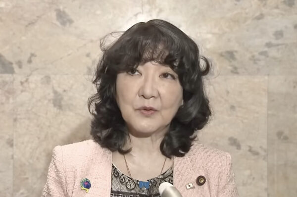 本予算成立見通せず　政府　暫定予算で備え