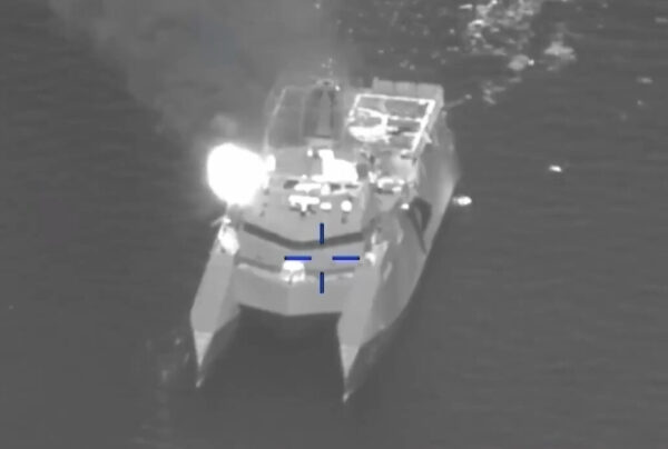 米軍　機雷搭載船十数隻を破壊　ホルムズ海峡の石油輸送航路を防衛