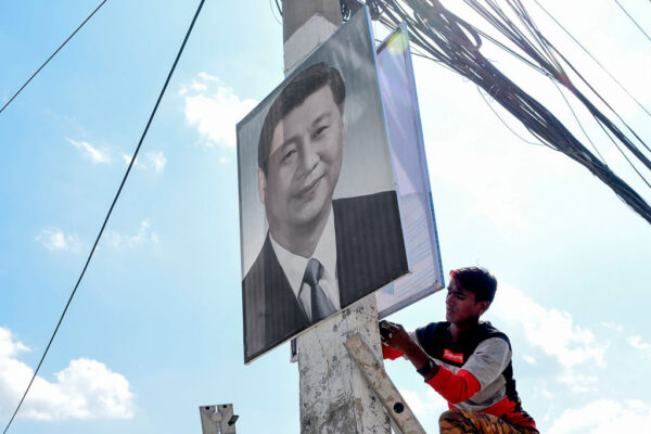 ネパール大学　習近平の著作を大量焼却　映像拡散で中国大使館が反応