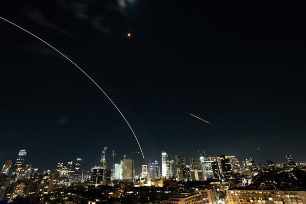 テルアビブの国際空港が一時閉鎖　在イスラエル日本国大使館が緊急情報発出