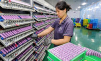 中国の蓄電池業界で倒産相次ぐ　4年で5万社消える
