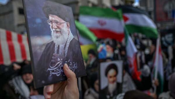 ハメネイ師斬首　中南海に衝撃