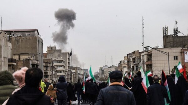 イランが三正面衝突の窮地に　専門家は地上戦が「悪夢」になると警告