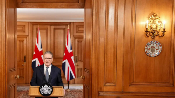 スターマー英首相　イラン政権を非難し退陣要求