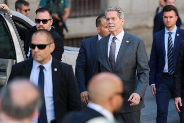 米中通商トップ　トランプ大統領の訪中を前にパリで会談