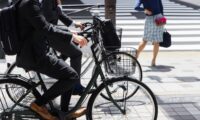 日本　4月自転車青切符導入！ながらスマホ1万2000円・信号無視6000円の反則金