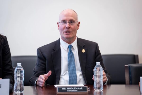 神韻公演キャンセルを招いた中国共産党の脅迫工作　米下院委員長が非難