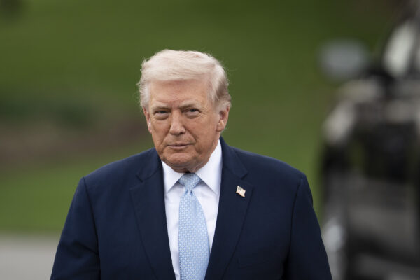 トランプ氏　ホルムズ海峡の再開についてはまだ検討していない