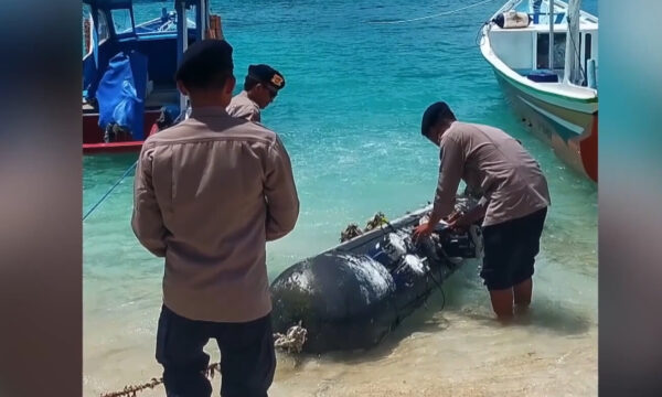 漁民が中国製「水中センサー」を偶然発見　戦略的要衝で　スパイ目的か