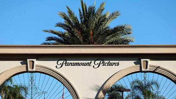 ハリウッド再編へ　ワーナーパ株主　ラマウント買収案を承認