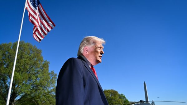 トランプ氏　米軍がホルムズ海峡封鎖へ