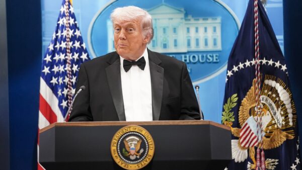 米イラン交渉取りやめ　トランプ氏「話したいなら電話を」