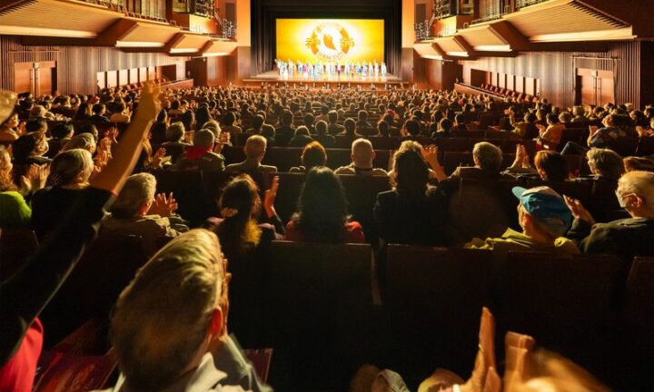 「演目全部が良い」「来年は絶対家族で来る」大学准教授　世界最高峰の古典舞踊に称賛の声続々