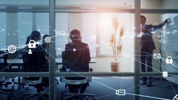 政府　全国の地方自治体に対し　政府認定のIT機器のみを調達するよう義務づけ　中国製品への警戒か