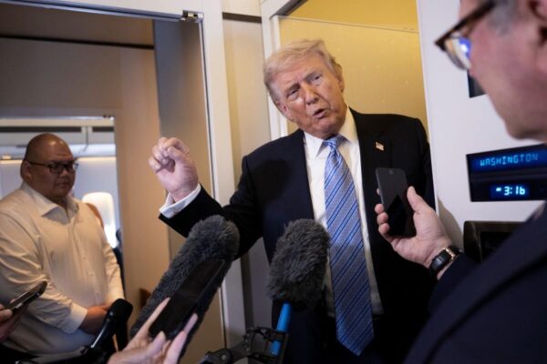 習近平が屈服　中国中央テレビはトランプ氏を貶めて国民を欺く