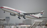 中国の連休航空券が急落 高値購入者に不満広がる