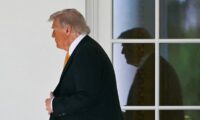 トランプ氏　万一に備えヴァンス氏宛て指示書　暗殺リスクに備え