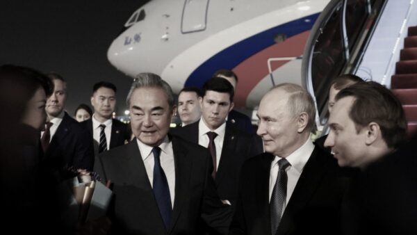 トランプ氏訪中直後にプーチン氏訪中　中ロの思惑とは