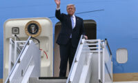トランプ氏訪中終える　習氏にホワイトハウス招待　協議継続へ