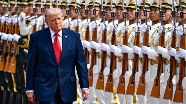 トランプ氏とオバマ氏　中国訪問時の待遇差に注目集まる