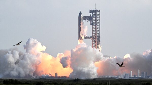 スペースX株を買うべきか　買わざるべきか？