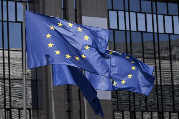 EUが非合法移民の第三国送還を可能にする新法で合意